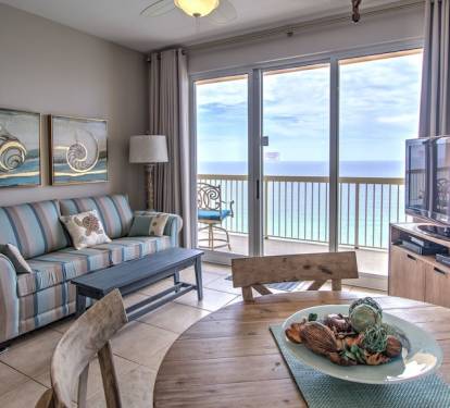 Living/Dinning Area opens to the balcony & never ending tropical seas!
