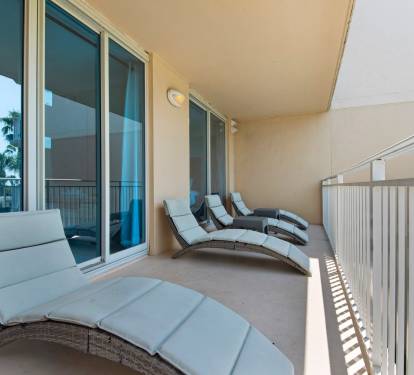 Balcony loungers