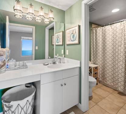 Ocean Oasis Suite Vanity area