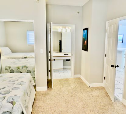 Bedroom 1 (2 Queen Beds)