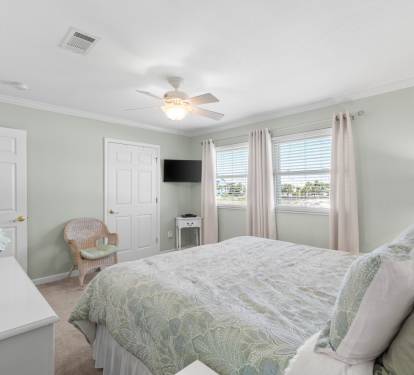 Guest Bedroom (King Bed)