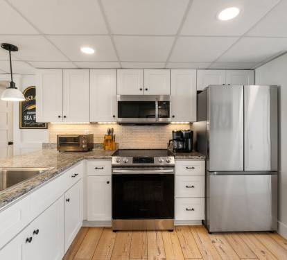 Fully Stocked Kitchen