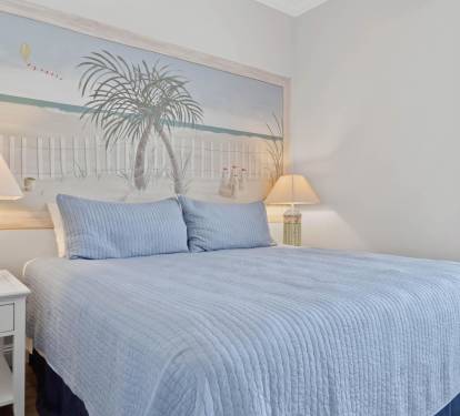 Main Floor Guest Bedroom (King)