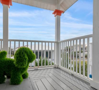Hear the waves from the balcony!