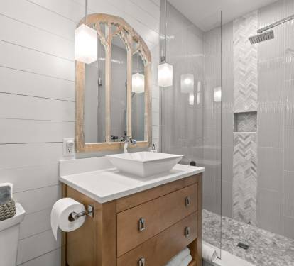 Downstairs Full Bath