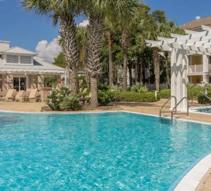 Resort-Style Pool