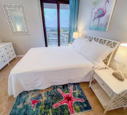 Queen Bedroom with Island view