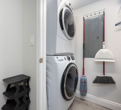 ?? "Convenience at Your Fingertips. Enjoy the comfort of a full-size laundry set, making your stay at After Dune Delight as effortless as it is relaxing." ????