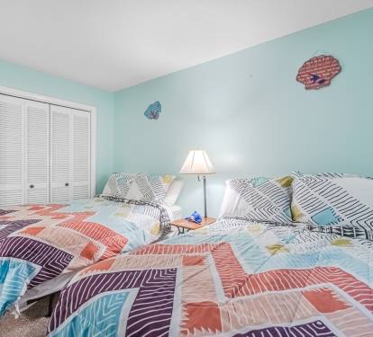 Guest Bedroom (2 Queens)