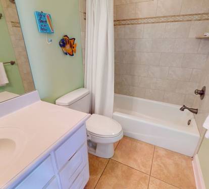 Daybed Bathroom with tub shower combo
