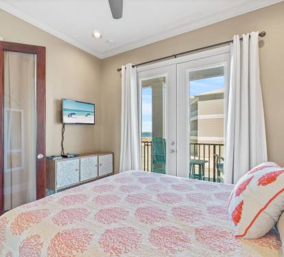 Guest Bedroom 1 (Queen)
