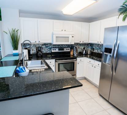 Kitchen & Breakfast Bar