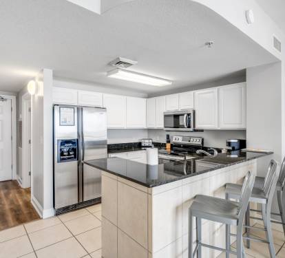 Fridge with ice maker