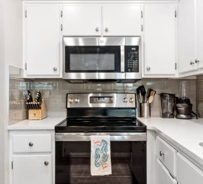 Beautiful stainless steel appliances, knifes, and more