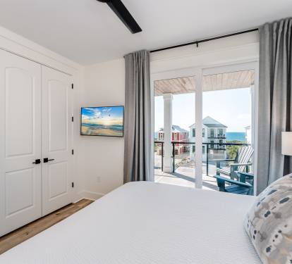 King Ensuite 2 with Gulf Views & Balcony