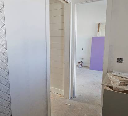 Shared Bath between Queen Bedroom & Bunk Nook