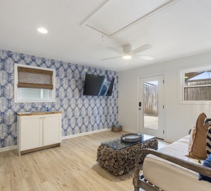 Newly Renovated: Bungalow Kitchen