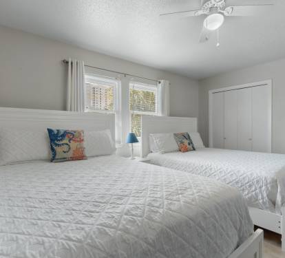 Guest Bedroom (2 Queens)