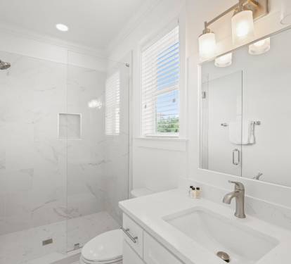 Third Floor: Ensuite Bathroom