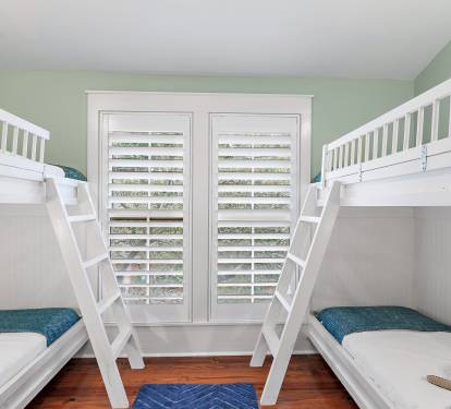 Bunk room with 4 twin beds
