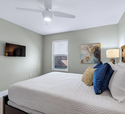 Queen bedroom