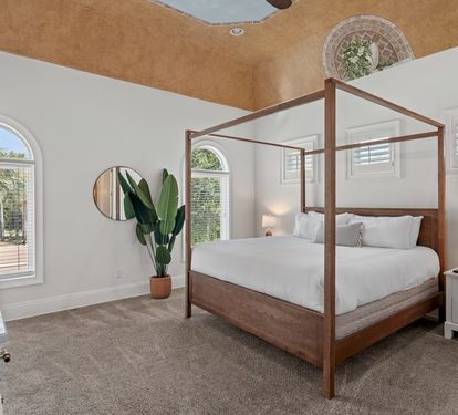 Bedroom 2 — king bed