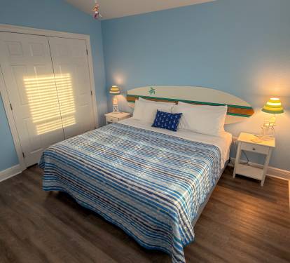 This airy King retreat blends seaside charm with pure comfort, creating the perfect place to recharge after a day by the water.