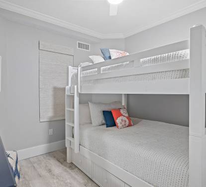 2 Queen Bunk Beds
