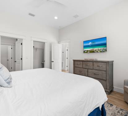 1st floor bedroom 2 has smart tv and ensuite bathroom