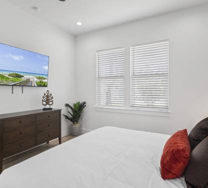 Bedroom # 2: King Suite (First Floor)
