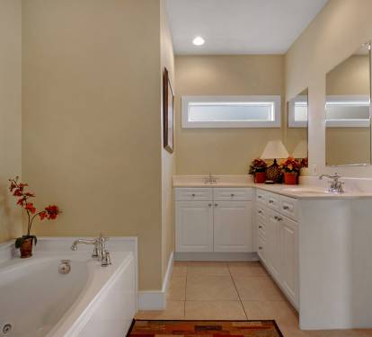 master bedroom attached bath w/ jetted tub and separate shower