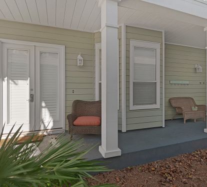 outdoor seating on lower deck and upper balcony