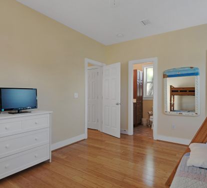 Bunk room has Lg Flat screen tv