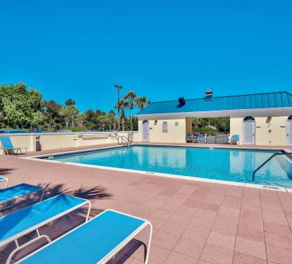 Leeward Key second pool behind building. 