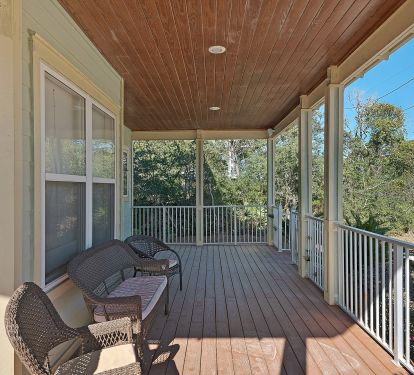 Large front porch for sitting and relaxing!