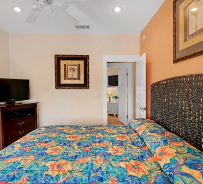 first floor second master has kiing bed, large flat screen tv and you can access jacknjill bath 