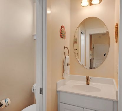 right side of the jack n jill bath gives access from bunk room
