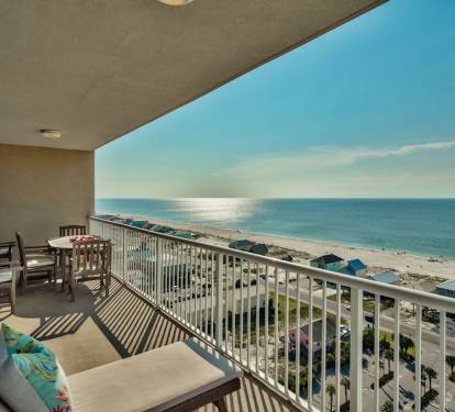 So much room on this balcony to relax!