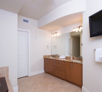 HUGE en suite with walk in closet and TV!