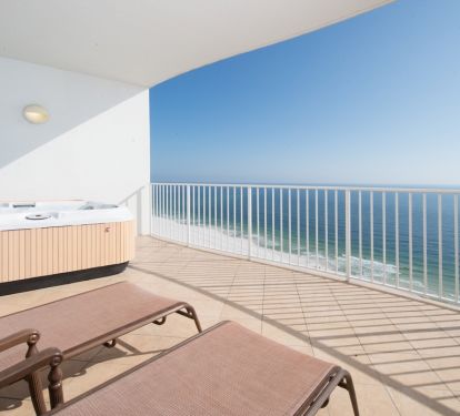 Welcome to Paradise!  Private hot tub on your own balcony? YES PLEASE!!