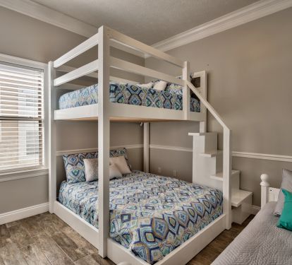 Bunk room sleeps 5