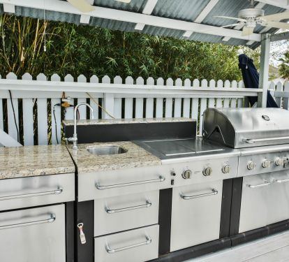 DEJA BLUE Private Outdoor Kitchen (Propane included)