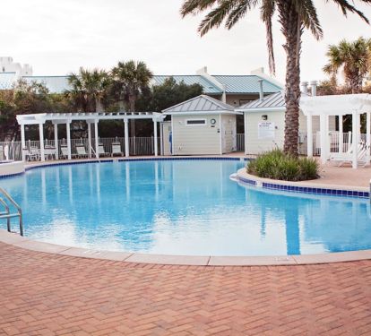 3,000 SQ. FT POOL W/HOT TUB