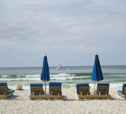 Included Beach service - March - October!
