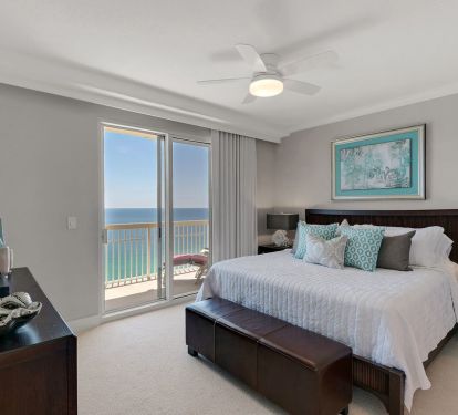 Master Bedroom - King size Ocean Front!