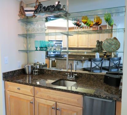 Wet Bar with Ice Machine