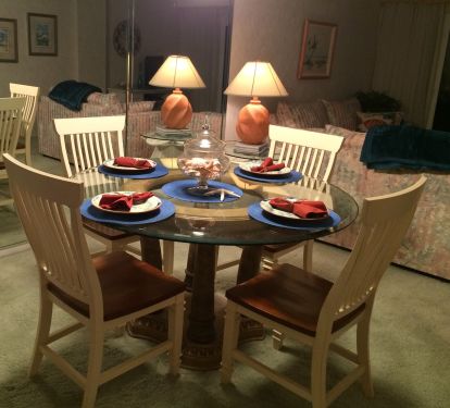 Dining area with Seating for Six