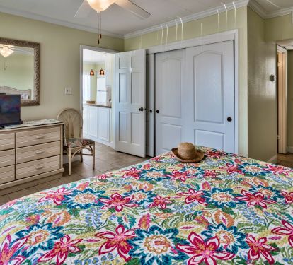 King bedroom and hall to bathroom