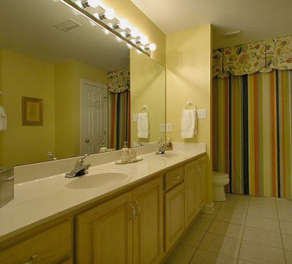 Double vanity bath is both beautiful &amp; spacious
