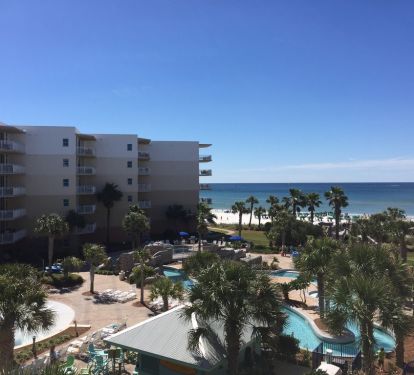 Waterscape also includes a Fudpuckers tiki bar for a refreshing beverage or burger that you can enjoy poolside